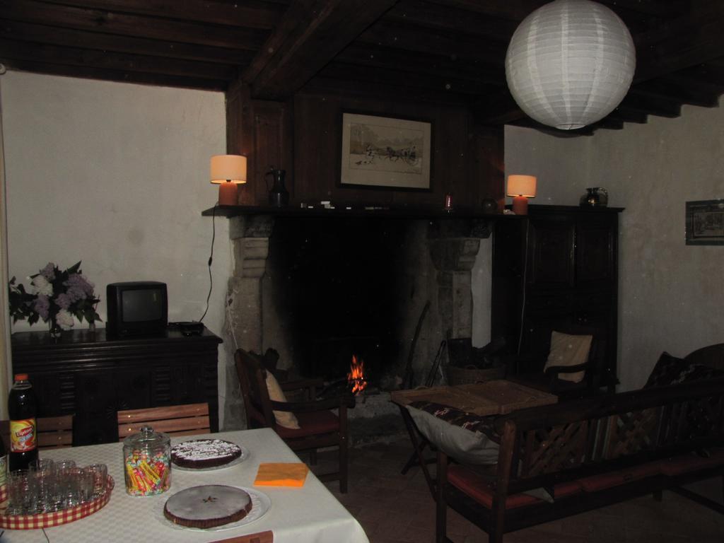 Gite De La Ferme De La Cour Crasville  Zewnętrze zdjęcie